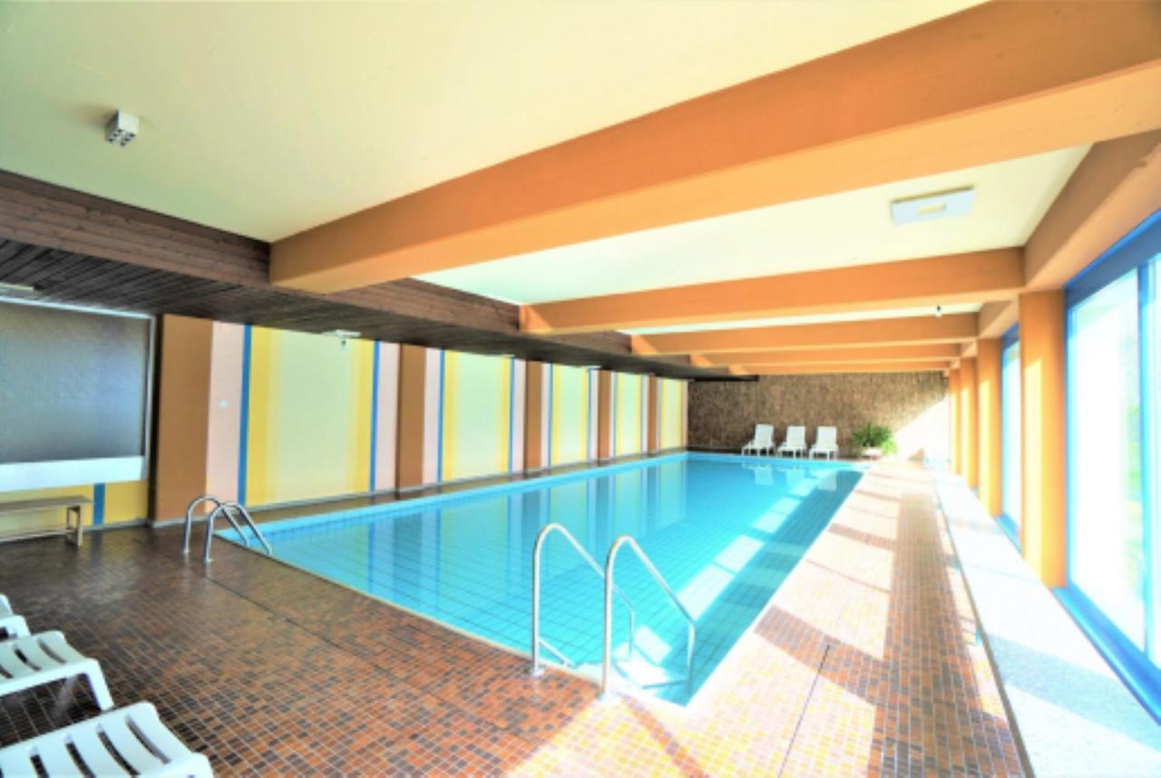 Lovely 1-Bedroom Vacation Studio Apartment With Pool And Sauna Laax Luaran gambar